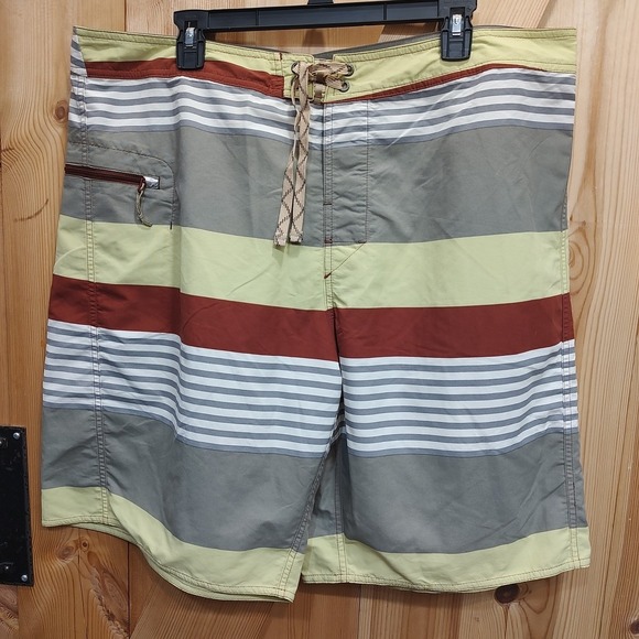 Patagonia Men Sz 40 Swim Trunks Board Shorts Striped Nylon Quick Dry Surf Beach - Picture 1 of 8